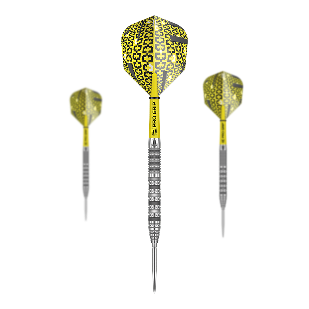 Target Bolide 01 Swiss Point steel darts Das Bild zeigt drei Target Bolide 01 Swiss Point Steeldarts mit gelben Flights und silbernen Spitzen. Die Darts haben einen auffälligen, schwarz-gelben Aufdruck und einen silbernen, geriffelten Schaft.