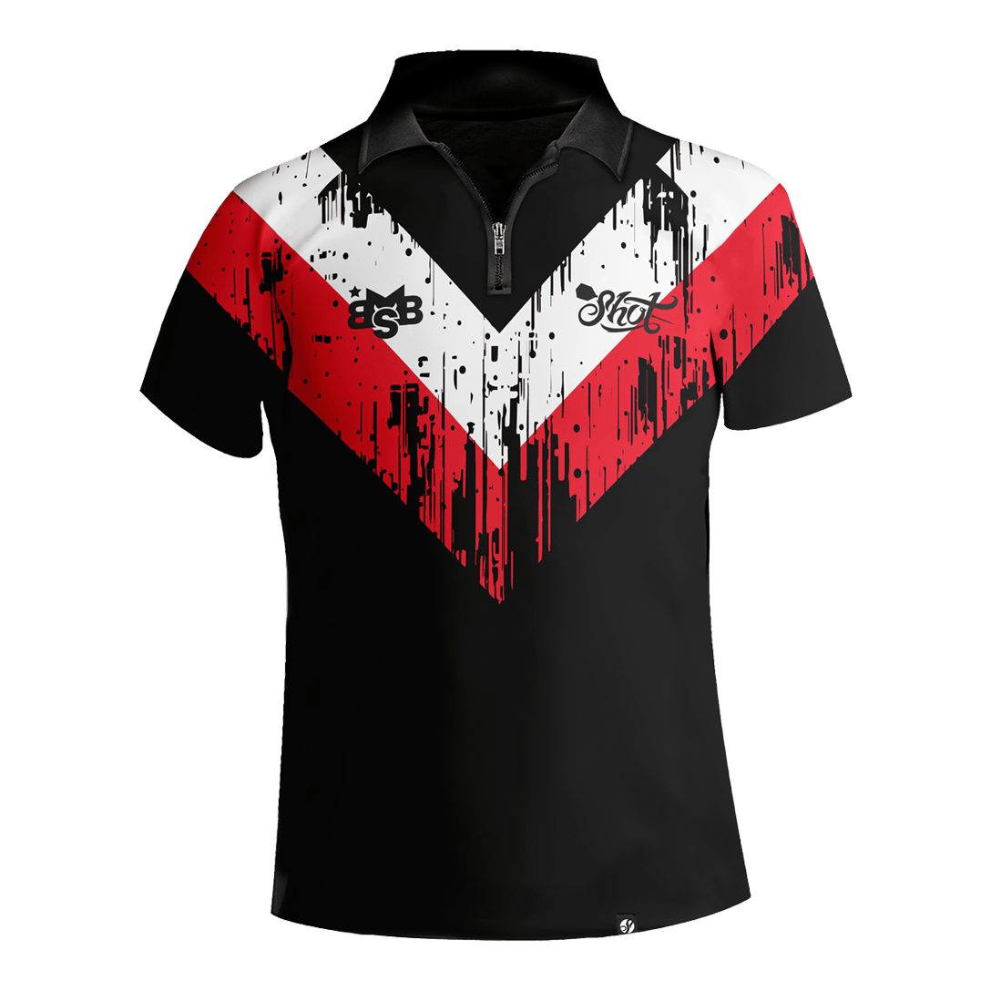 Shot Michael Smith White Stripe dart shirt Dieses Bild zeigt das "Shot Michael Smith White Stripe Dartshirt". Das Shirt ist schwarz mit auffälligen roten und weißen Streifen im V-Design und hat einen kurzen Reißverschluss am Kragen.