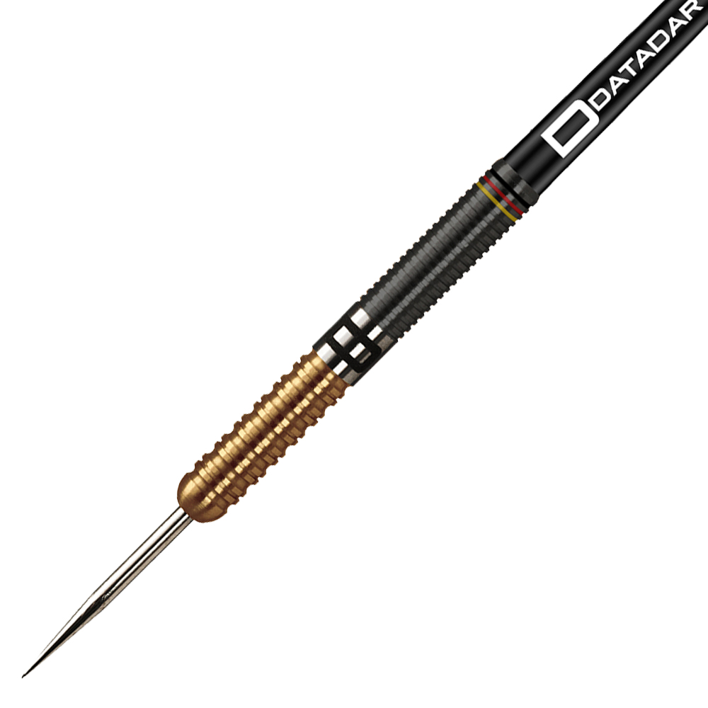 DA624_Datadart_Christian_Bunse_Gold_Black_Steeldarts_2 Der Dartpfeil auf dem Bild hat eine goldene und schwarze Griffzone mit einer spitzen Metallspitze. Am Schaft steht der Name "Datadart" geschrieben.