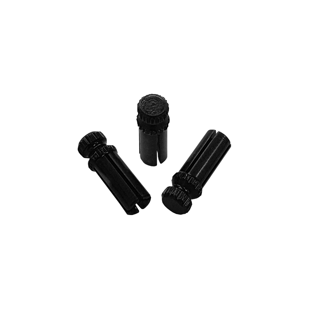 607_Alu_Flightschoner_Schwarz_1 Das Bild zeigt drei schwarze Alu Flightschoner. Sie dienen dem Schutz von Dartflights und erhöhen deren Haltbarkeit.