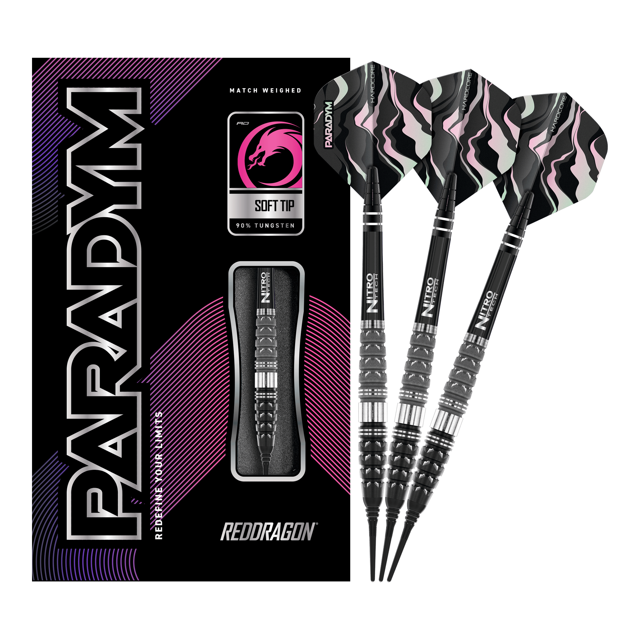 Red Dragon Paradym Torpedo Soft Darts - 20g Auf dem Bild sind die Red Dragon Paradym Torpedo Softdarts mit 20 Gramm Gewicht zu sehen. Die Verpackung und drei Darts mit schwarz-silbernen Spitzen und auffälligen Flights sind abgebildet.
