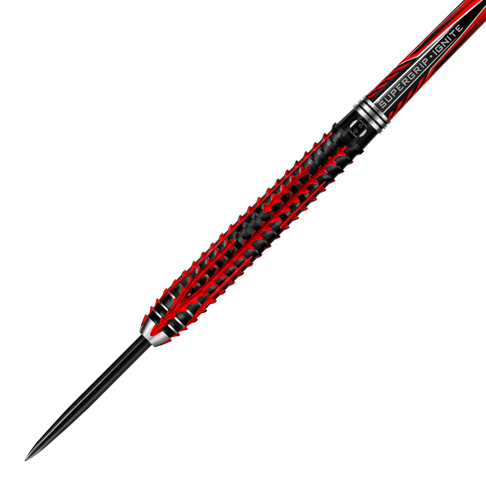 HA26999_Harrows_Fire_Inferno_Steeldarts_2 Das Bild zeigt einen Harrows Fire Inferno Steeldart mit schwarzem und rotem Design. Der Hintergrund ist in roten und grauen Linien gestaltet, die den Dart hervorheben.
