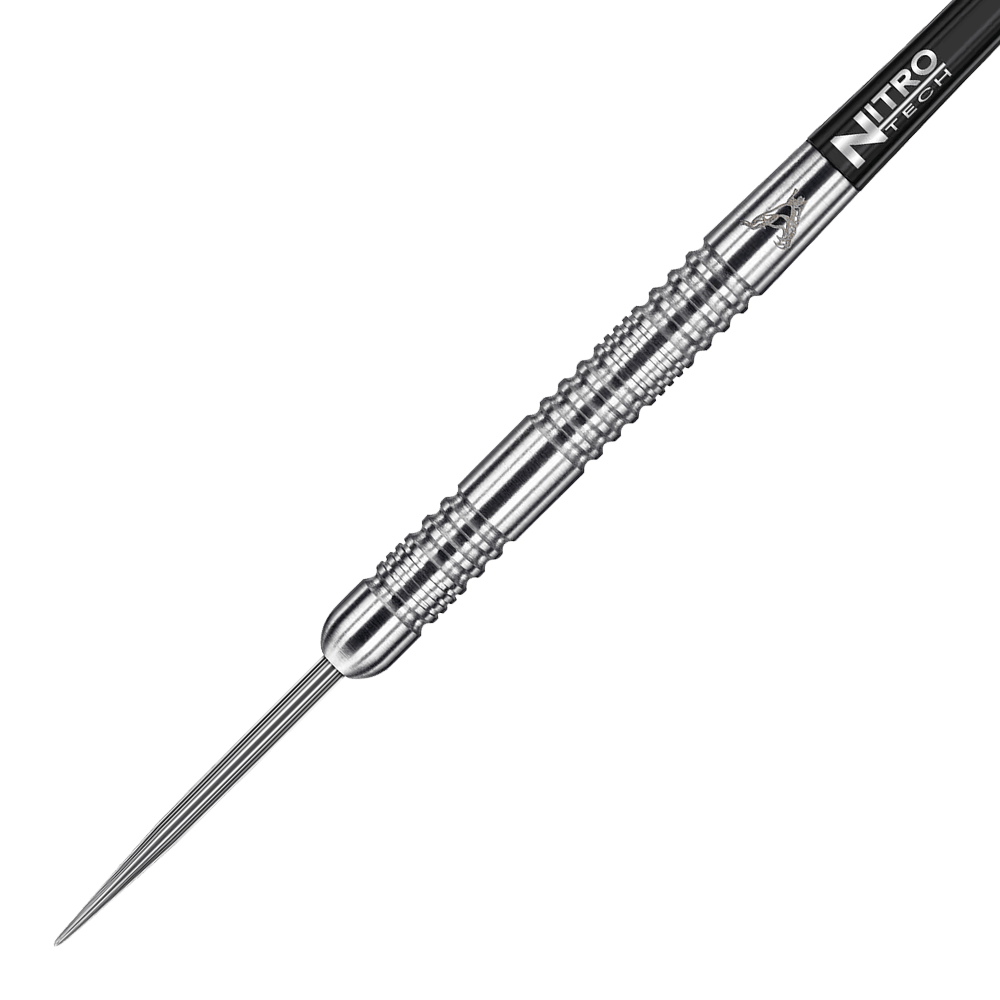 RD1677-RedDragon-Peter-Wright-Snakebite-Euro-11-Steeldarts-2 Das Bild zeigt einen Red Dragon Peter Wright Snakebite Euro 11 Steeldart. Der Dartpfeil ist aus silberfarbenem Metall mit feiner Riffelung und einem schwarzen Schaft.