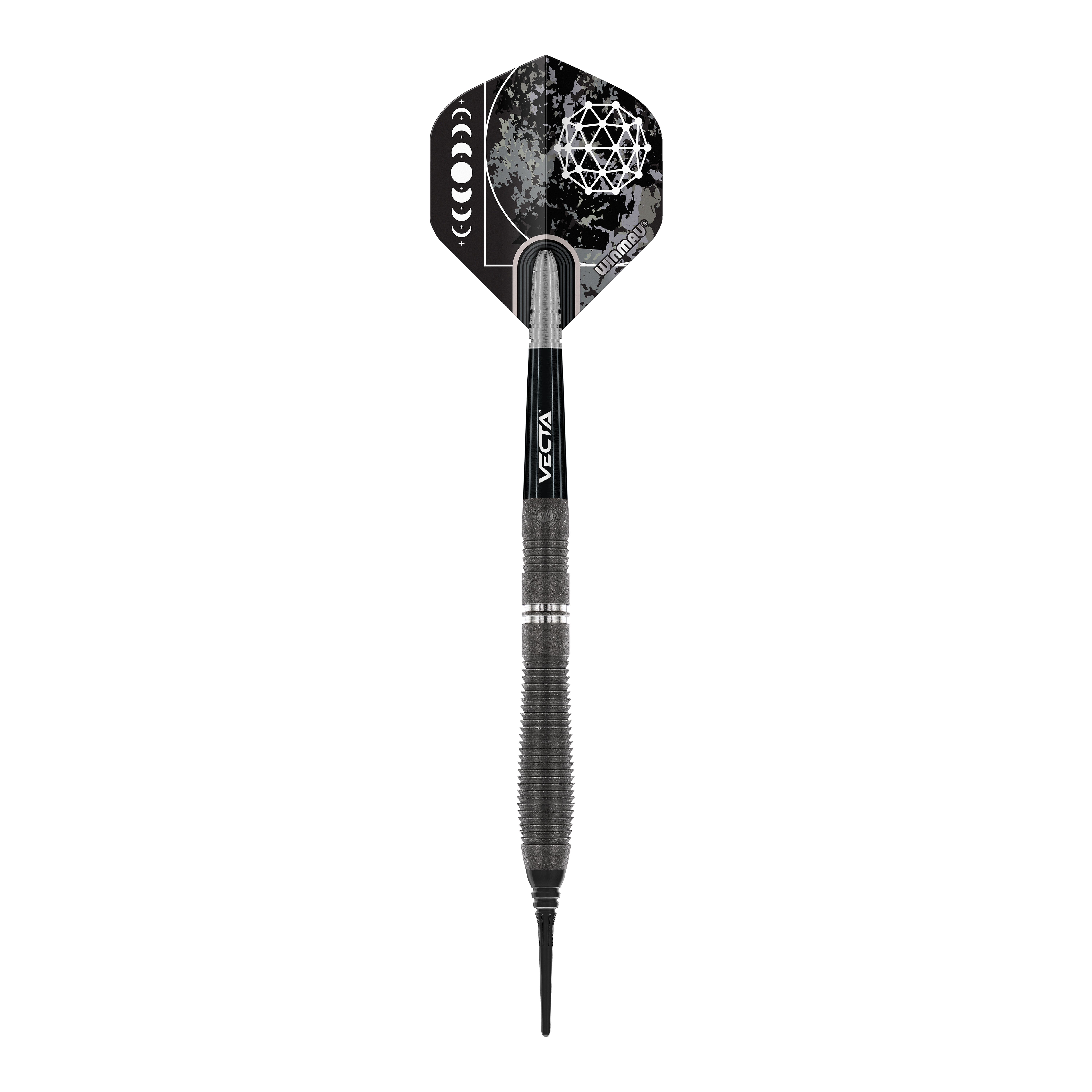 Winmau Callisto 02 soft darts - 20g Das Bild zeigt den Winmau Callisto 02 Softdart mit einem Gewicht von 20g. Der Dart ist schwarz und hat ein modernes Design mit weißen Mustern auf dem Flight.