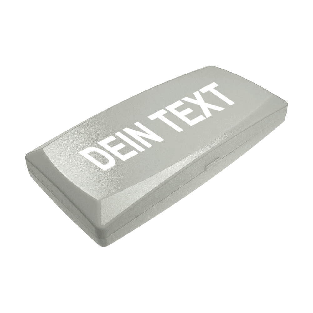 Auf dem Bild ist eine graue Kunststoffbox zu sehen. Auf dem Deckel steht in großen weißen Buchstaben "DEIN TEXT".