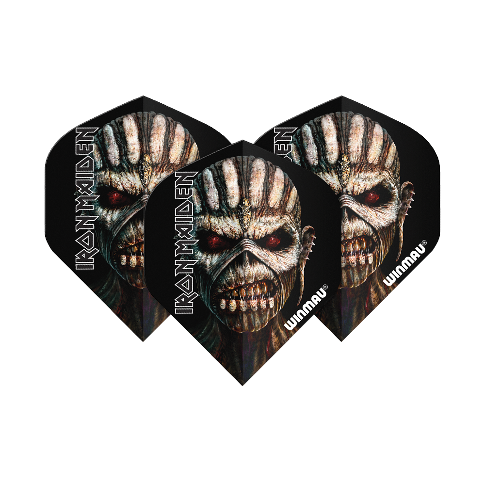 Das Bild zeigt drei Dartflights mit einem gruseligen Totenkopf-Design aus dem Buch "Book of Souls" von Iron Maiden. Auf den Flights stehen die Schriftzüge "IRON MAIDEN" und "Winmau".