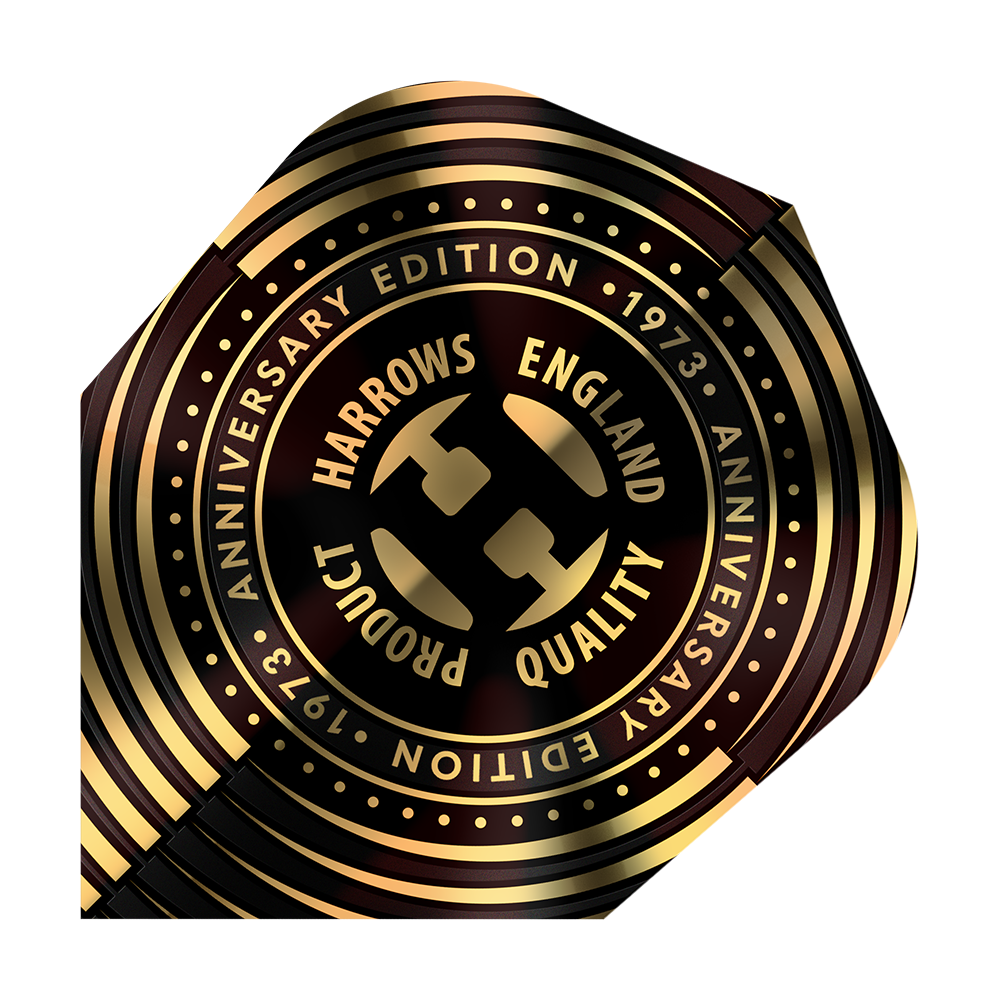 Harrows Anniversary No6 Flights Das Bild zeigt das Produkt "Harrows Anniversary No6 Flights" mit einem goldenen, kreisförmigen Design. In der Mitte steht "Harrows England Quality Product" und rundherum ist "Anniversary Edition 1973" geschrieben.
