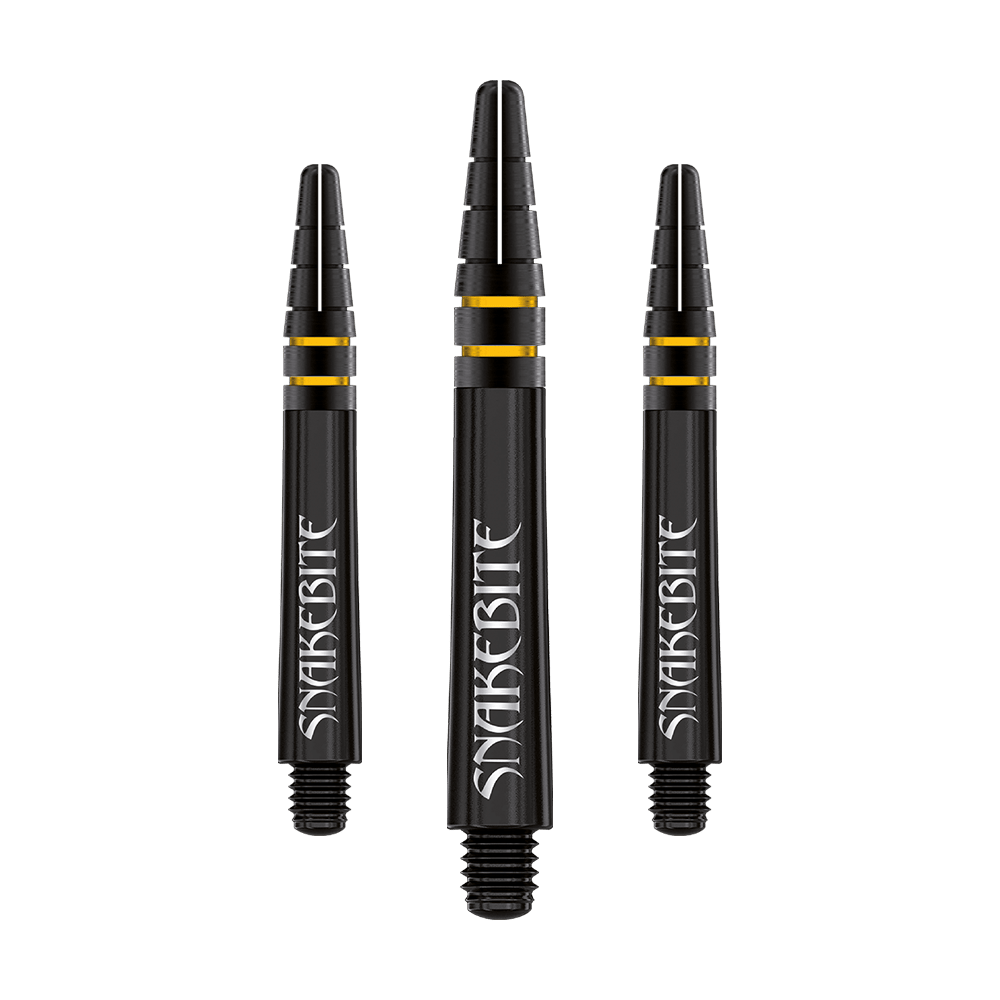 C798_Red_Dragon_Nitrotech_Peter_Wright_Shafts_Schwarz_1 Das Bild zeigt drei schwarze Dartschäfte mit gelben Ringen und der Aufschrift "Snakebite". Es handelt sich um die Red Dragon Nitrotech Peter Wright Shafts Schwarz in 39mm Länge.