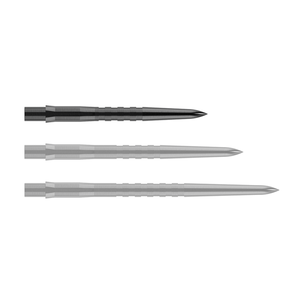 Mission Caliburn EVO Dart Tips - Grooved - Black Auf dem Bild sind drei schwarze, gerillte Steeldartspitzen zu sehen. Sie liegen parallel nebeneinander auf einem transparenten Hintergrund.