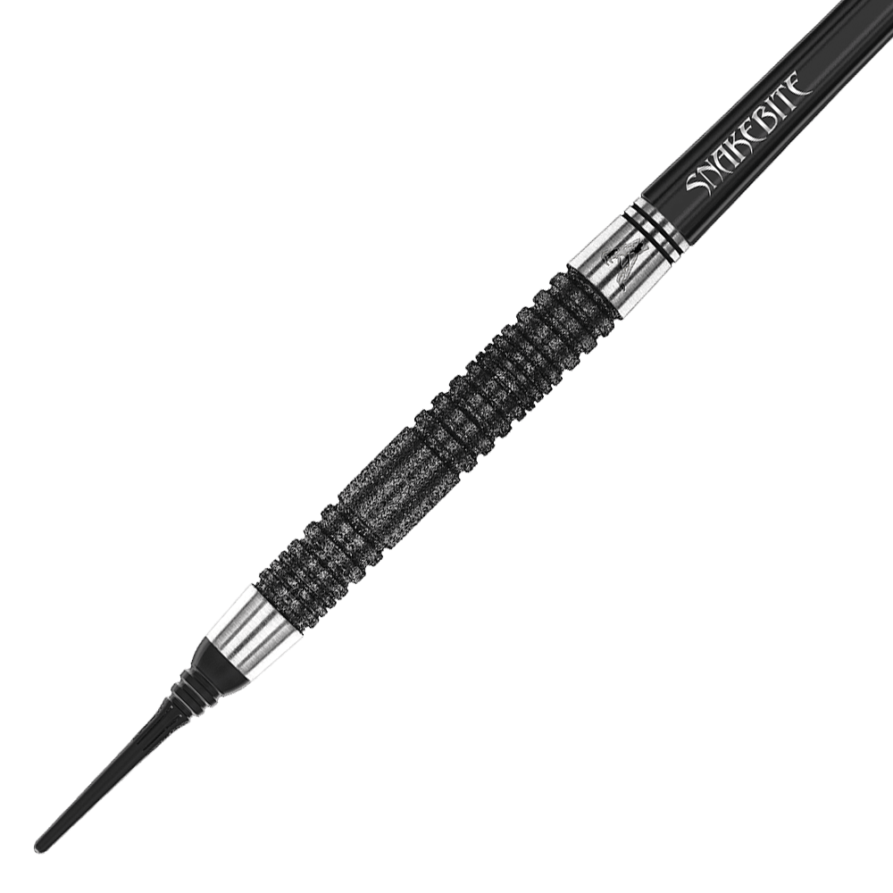 Das Bild zeigt einen schwarzen Softdart mit einem strukturierten Griff und silbernen Akzenten. Auf dem oberen Teil des Darts steht das Wort "SNAKEBITE".