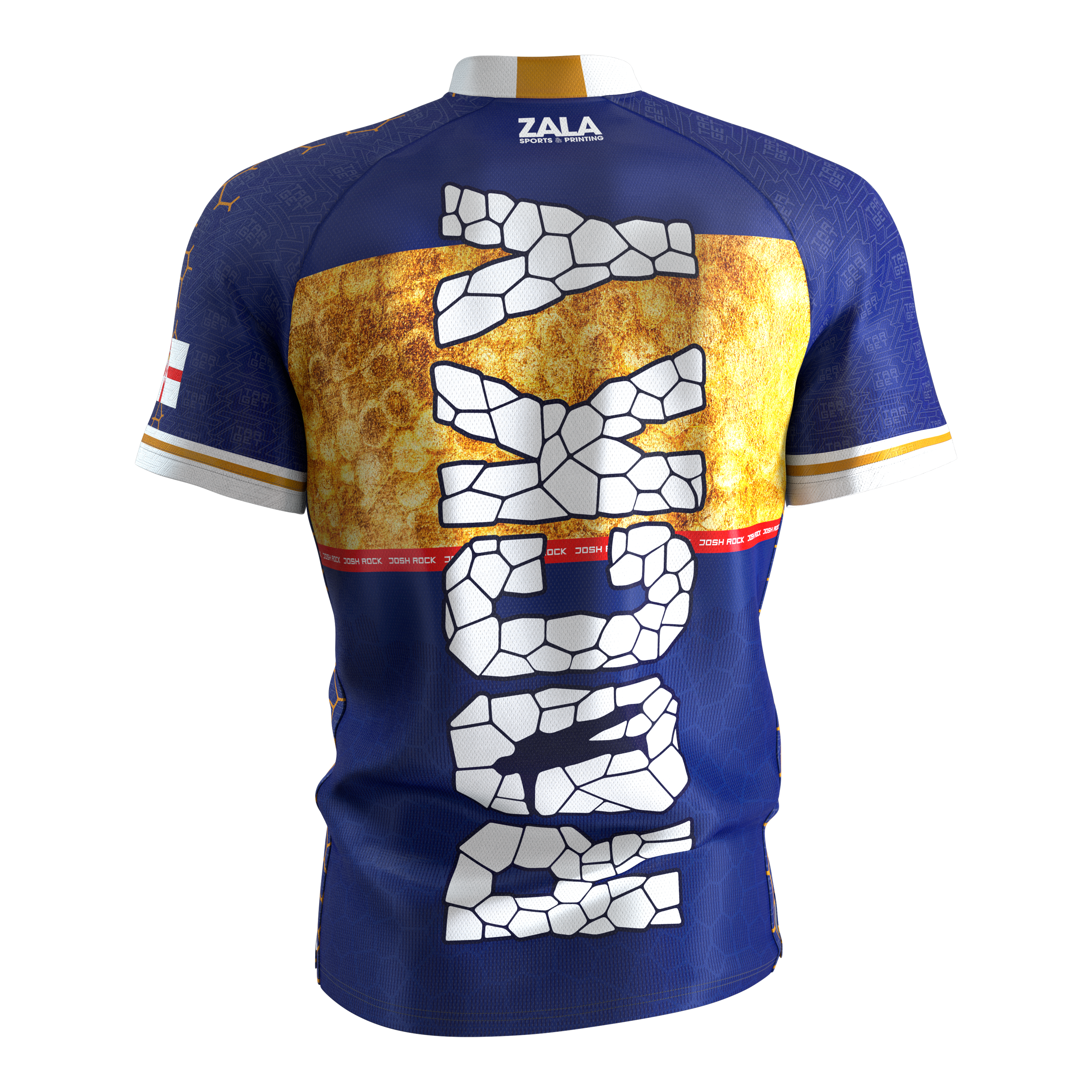 Target Coolplay Josh Rock Dart Shirt 2025 Dies ist das "Target Coolplay Josh Rock Dartshirt 2025" in blauer Farbe mit gelben und weißen Akzenten. Auf der Rückseite befindet sich ein auffälliger grafischer Schriftzug in weißem Mosaik-Design.