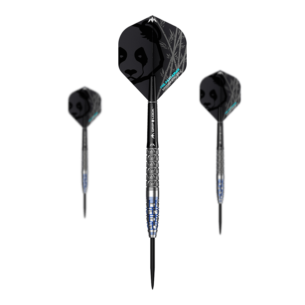 Mission Xiaochen Zong Pandaman Steeldarts - 22g Das Bild zeigt drei Steeldarts des Modells "Mission Xiaochen Zong Pandaman" mit einem Gewicht von 22g. Die Flights der Darts sind schwarz und zeigen das Gesicht eines Pandas.