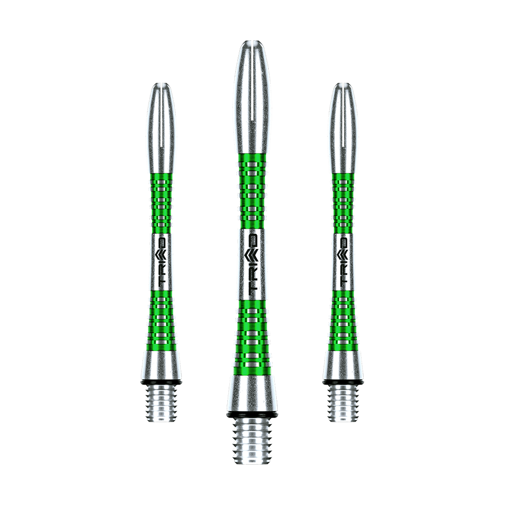 Das Bild zeigt drei grün-silberne Winmau Triad Aluminium Shafts für Dartpfeile. Die Shafts haben ein modernes, geriffeltes Design mit der Aufschrift "Triad".