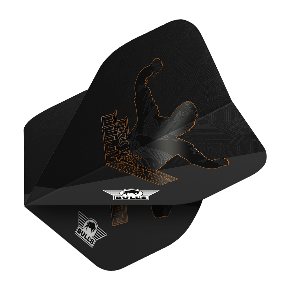 Bulls NL Player 100 Dirk Van Duijvenbode Edition 2 No2 Standard Flights Das Bild zeigt ein schwarzes Dartflight mit einer orangenen Umrissgrafik eines jubelnden Spielers. Darauf steht der Name "Dirk Van Duijvenbode" und das Bulls-Logo ist sichtbar.