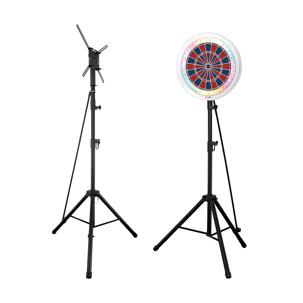 GranBoard 132 Electronic Dartboard with Hybrid Pro Dartboard Stand Auf dem Foto sieht man das GranBoard 132 Elektronisches Dartboard mit Hybrid Pro Dartboardständer. Diese Kombination eignet sich ideal für Dartspieler zu Hause.