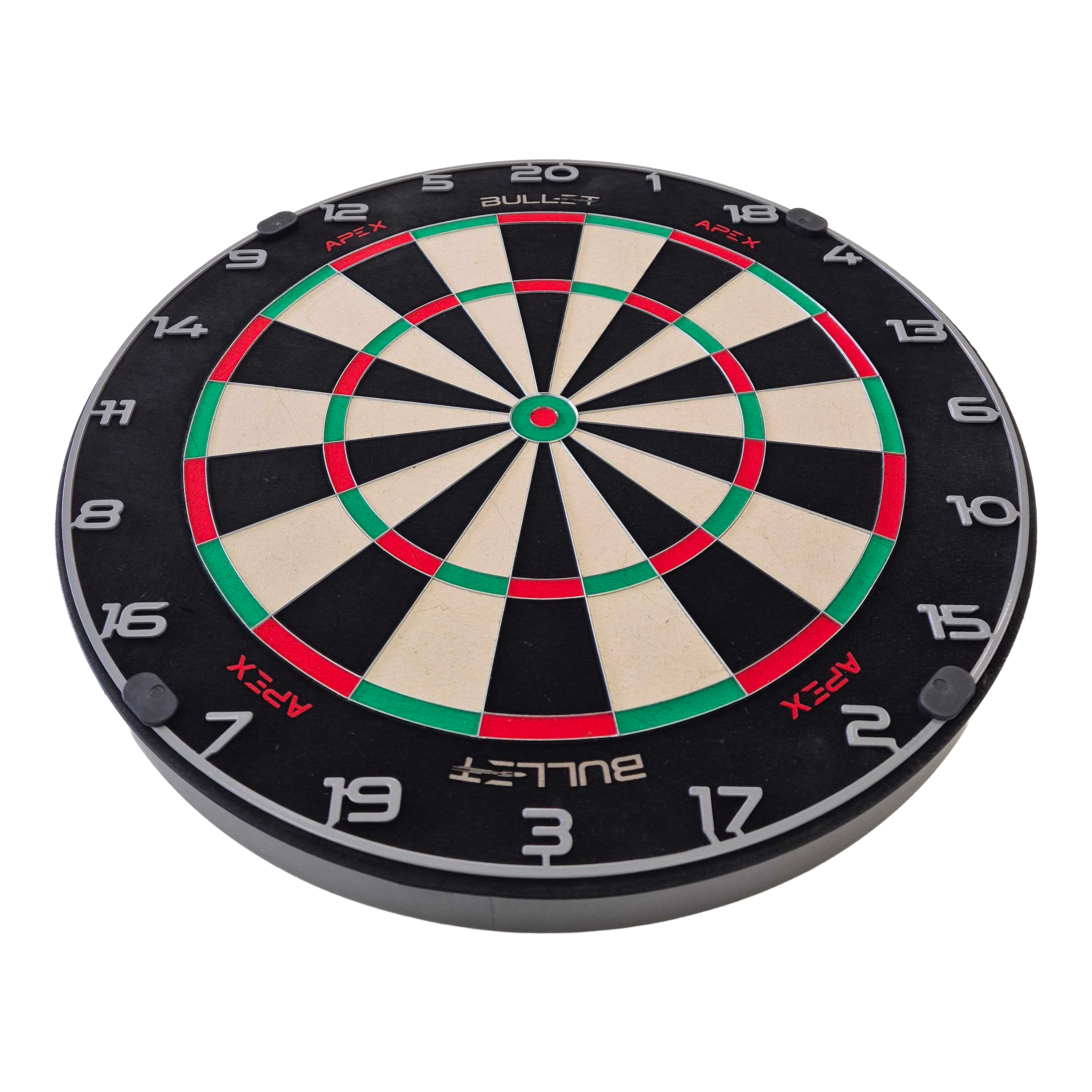 Bullet Apex steel dartboard Bullet Apex Steeldartboard hängt an der Wand. Es ist eine Zielscheibe für Steeldarts.