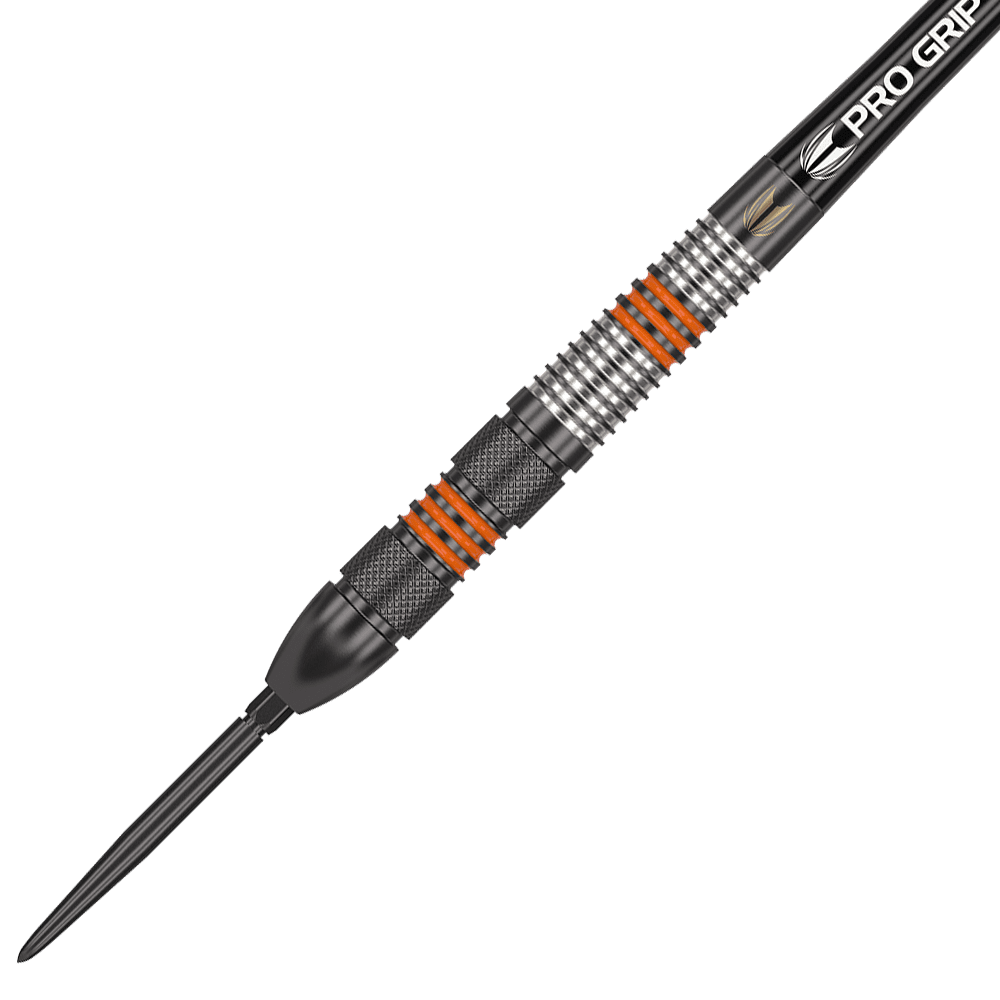 190212_Target_Raymond_Van_Barneveld_80_Black_Swiss_Point_Steeldarts_2 Das Bild zeigt einen schwarzen Steeldartpfeil mit silbernen und orangefarbenen Ringen am Griff. Auf dem Schaft steht "PRO GRIP" geschrieben.