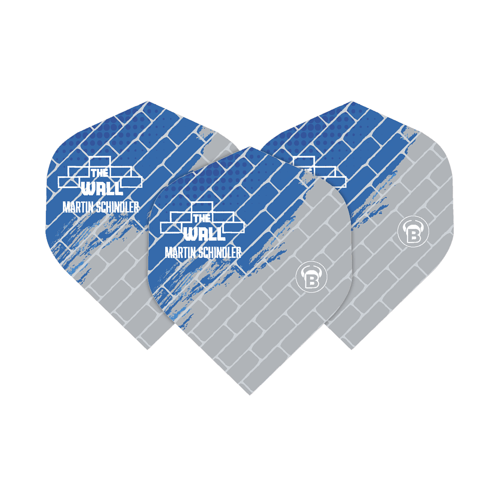 Bulls Metrixx Martin Schindler Blue Gray No2 Standard Flights Das Bild zeigt drei Dartflights in Blau und Grau mit einem Ziegelmuster. Auf den Flights steht "The Wall Martin Schindler" in weißer Schrift.