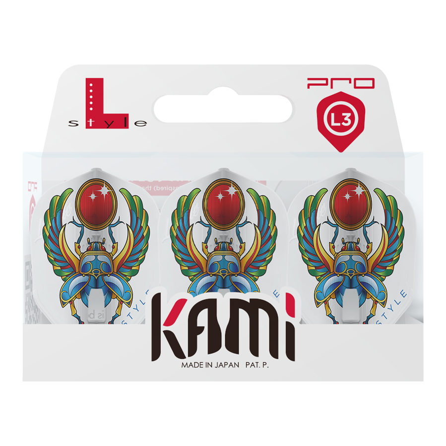 L-Style Anastasia Dobromyslova V3 White L3KAMI Flights Das Bild zeigt eine Packung L-Style Anastasia Dobromyslova V3 White L3KAMI Flights. Die Flights sind weiß und mit einem bunten Skarabäus-Motiv bedruckt.