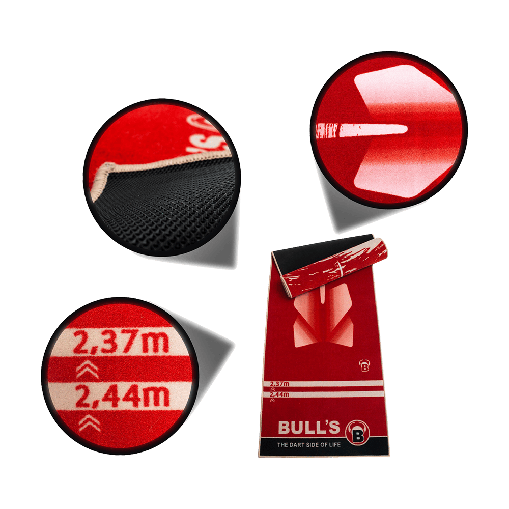 67806_Bulls_Dartteppich_180_Red_2 Das Bild zeigt den roten "Bulls Carpet-Mat Teppich 180" mit verschiedenen Detailansichten. Auf dem Teppich sind Markierungen und ein großes Pfeildesign zu sehen.