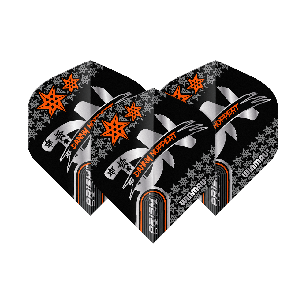 Winmau Prism Delta Danny Noppert Black Signature No2 Standard Flights Das Bild zeigt drei schwarze Dartflights mit dem Aufdruck „Danny Noppert“ in Orange. Die Flights sind von der Marke Winmau und tragen das Modell „Prism Delta Signature No2 Standard“.