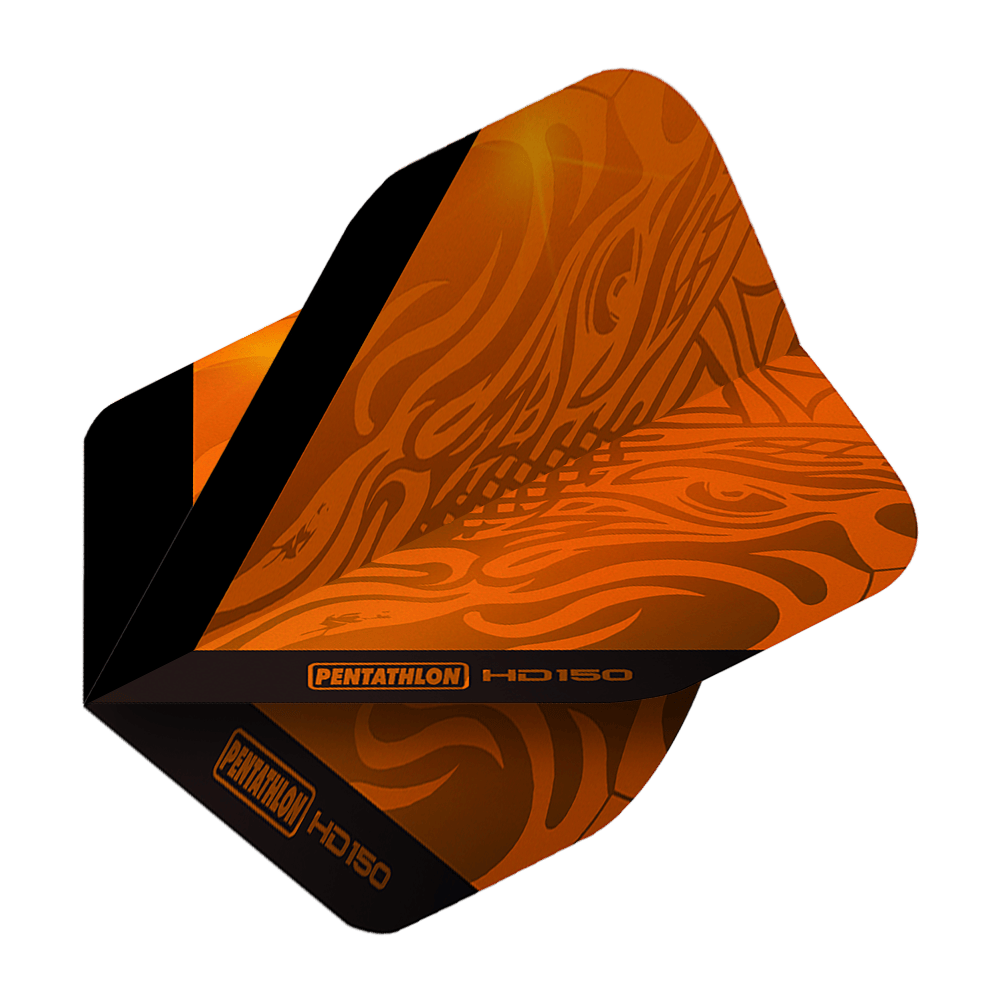 Pentathlon HD150 Metallic Orange Standard Flights Das Bild zeigt ein Pentathlon HD150 Metallic Orange Standard Flight für Darts. Das Flight ist orange mit schwarzen Akzenten und einem auffälligen Muster.