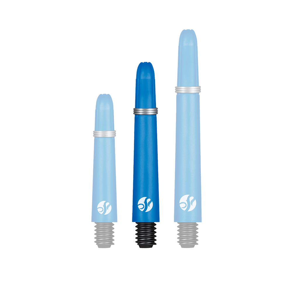 Shot Koi Carbon Shafts - Blue Das Bild zeigt drei blaue Carbon-Schäfte in unterschiedlichen Längen. Jeder Schaft hat unten ein schwarzes Schraubgewinde und ein silbernes Ringdetail.