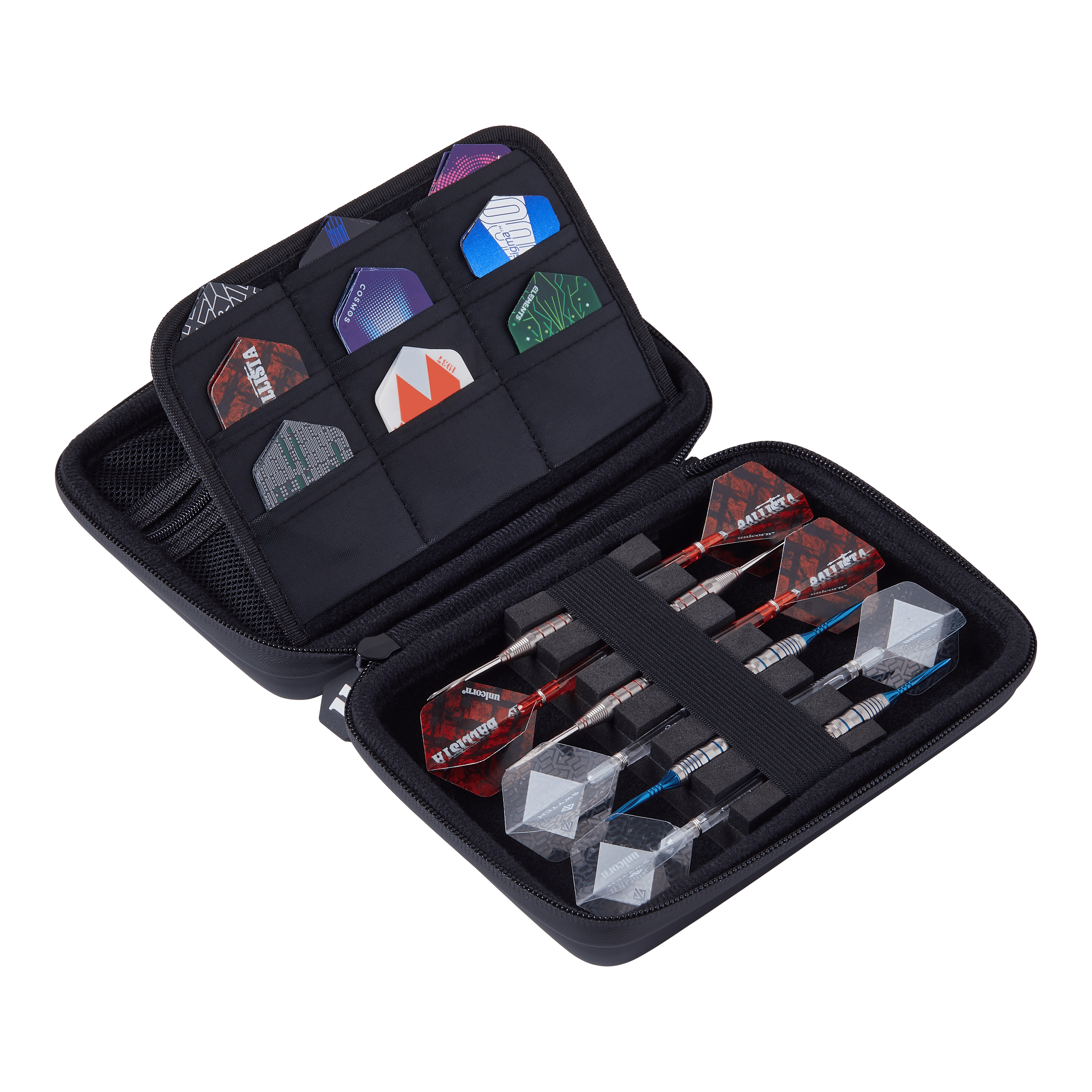 Unicorn Ultra 3UP Medium Dart Case - Black Das Bild zeigt ein geöffnetes Dartcase mit mehreren Dartpfeilen und Flights ordentlich einsortiert. Die Tasche ist schwarz und trägt den Namen "Unicorn Ultra 3UP Medium Dartcase".