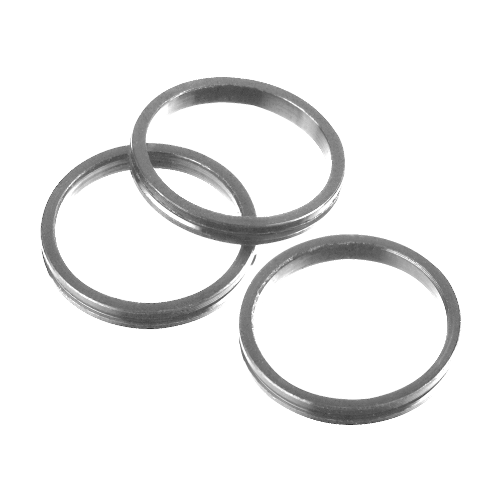 110291_Target_Titanium_Pro_Grip_Shaftringe_1 Das Bild zeigt drei silberne Ringe, die als Target Titanium Pro Grip Shaftringe bekannt sind. Sie werden verwendet, um Dart-Flights sicher am Schaft zu halten.