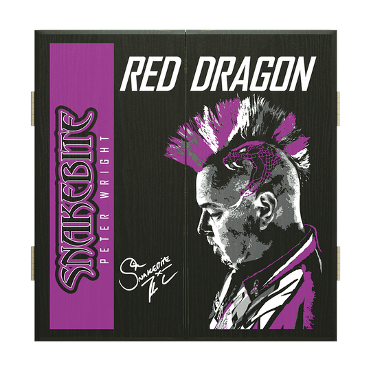 Z0169_Red_Dragon_Peter_Wright_Dartboard_Cabinet_1 Das Bild zeigt den "Red Dragon Peter Wright Dartboard Kabinet" mit einem markanten Porträt von Peter Wright und seiner typischen Frisur. Auf dem Schrank stehen die Wörter „Red Dragon“ und „Snakebite Peter Wright“ mit lila Akzenten.