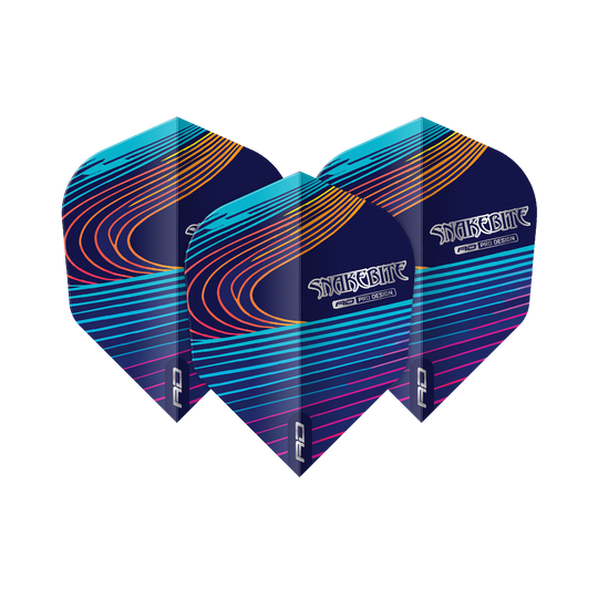 Red Dragon Peter Wright Snakebite Multi No6 Flights Das Bild zeigt drei Dart-Flights mit dem Namen "Red Dragon Peter Wright Snakebite Multi No6 Flights". Die Flights sind dunkelblau mit bunten, geschwungenen Linien und dem Schriftzug "Snakebite".