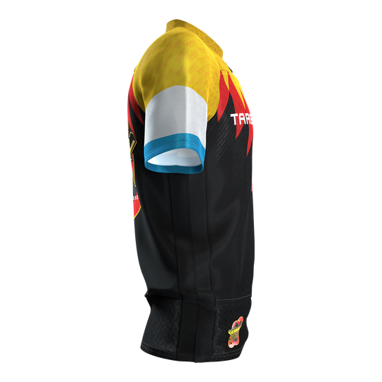 Target Gabriel Clemens dart shirt 2027 Zu sehen ist das Target Gabriel Clemens Dartshirt 2027. Dieses Shirt ist für Dartspieler von Target entworfen.