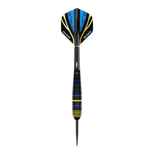 Red Dragon Luke Humphries World Champion Brass Steel Darts Das Bild zeigt einen Red Dragon Luke Humphries World Champion Brass Steeldart. Der Dart hat blaue, gelbe und schwarze Farbakzente und eine spitze Metallspitze.