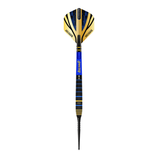 Red Dragon Luke Humphries TX4 Avenger steel darts Das Bild zeigt einen Red Dragon Luke Humphries TX4 Avenger Steeldart. Der Dart hat schwarze, blaue und goldene Farbakzente sowie einen auffälligen Flight.