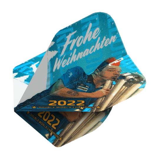 Das Bild zeigt ein Dart-Flight mit dem Aufdruck "Frohe Weihnachten" und einem Bild eines Dartspielers. Außerdem steht "2022 Double World Champion" darauf.