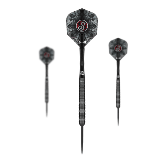 Shot Pro-Series Haupai Puha 2 steel darts - 24g Das Bild zeigt drei Steeldarts des Produkts "Shot Pro-Series Haupai Puha 2" mit einem Gewicht von 24 Gramm. Die Darts haben ein schwarzes Design mit auffälligen Mustern auf den Flights.