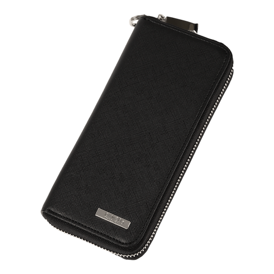 Cameo Business Case Pro3 Die Abbildung zeigt ein elegantes, schwarzes Etui mit Reißverschluss. Auf der Vorderseite befindet sich eine kleine silberne Plakette mit der Aufschrift "CAMEO".