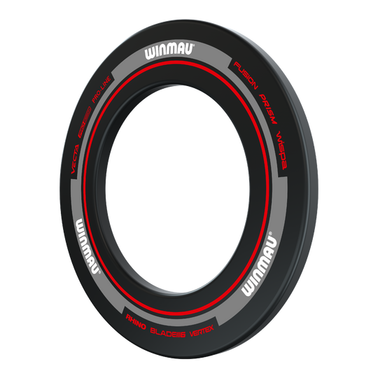 Das Bild zeigt das Winmau Advance Dartboard Surround in Schwarz und Rot. Es ist ein Schutzring, der um eine Dartscheibe gelegt wird, um die Wand vor Pfeilen zu schützen.