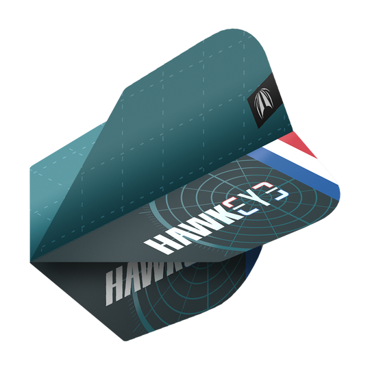 Das Bild zeigt die Target Pro Ultra Kevin Doets GEN1 No6 Flights in einem modernen Design. Auf den Flights steht "HAWKEYE" und sie sind mit einem Fadenkreuz-Muster sowie den Farben der niederländischen Flagge verziert.
