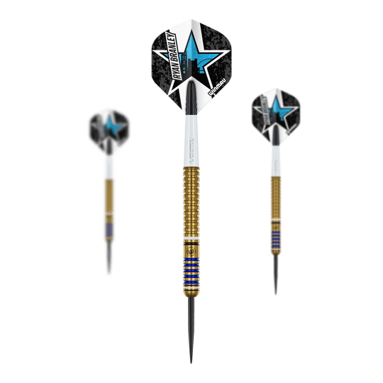 Winmau Ryan Branley Steel Darts - 23g Auf dem Bild sind drei Winmau Ryan Branley Steeldarts mit einem Gewicht von 23g zu sehen. Die Darts haben goldene Griffe und auffällige Flights mit einem blauen Stern-Design.