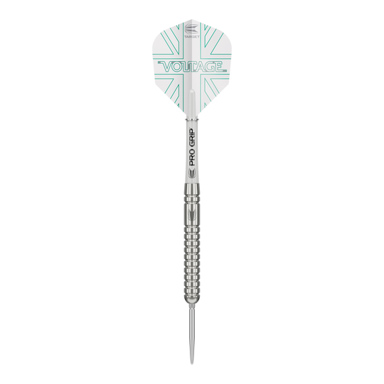 Das Bild zeigt einen Target Rob Cross Voltage Swiss Point Steeldart. Der Dart hat ein silbernes Design mit dem Schriftzug „VOLTAGE“ auf den Flights.