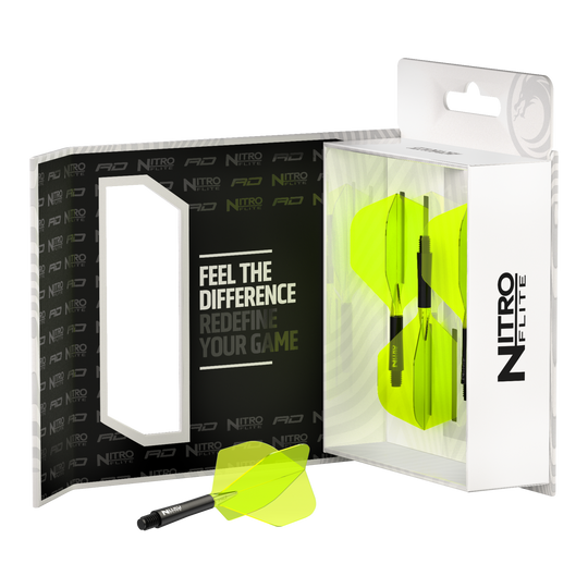 Das Bild zeigt das Produkt "Red Dragon Nitroflite - Black Shaft Yellow No2 Flights" in seiner Verpackung. Die Dartflights sind gelb und haben schwarze Schäfte.