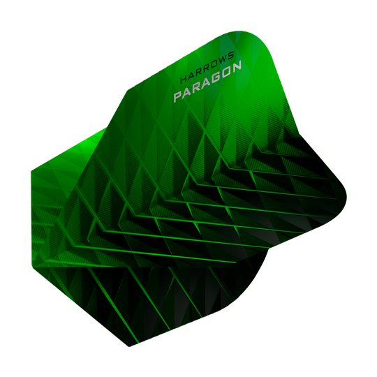 HR7600_Harrows_Paragon_Green_No2_Standard_Flights_3 Das Bild zeigt das Produkt "Harrows Paragon Green No2 Standard Flights". Es hat ein grünes, geometrisches Design und ist für Dartpfeile gedacht.