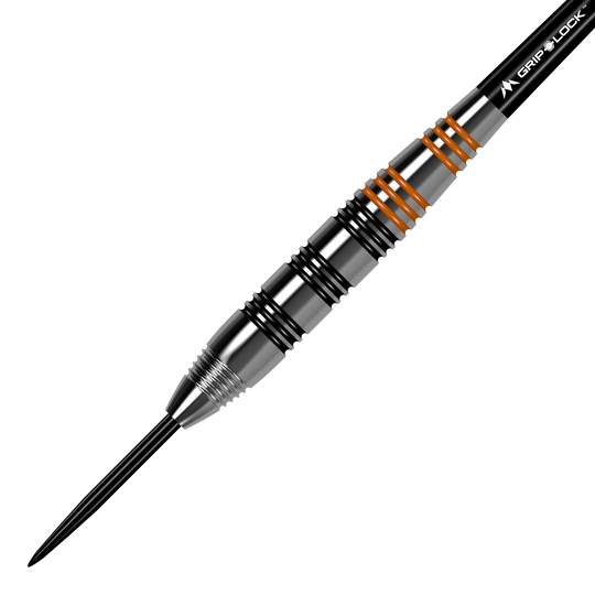 Mission Javan Brass Steel Darts - 22g Das Bild zeigt einen Mission Javan Brass Steeldart mit einem Gewicht von 22 Gramm. Der Dart hat silberne und schwarze Rillen sowie einige orangefarbene Ringe am Griff.