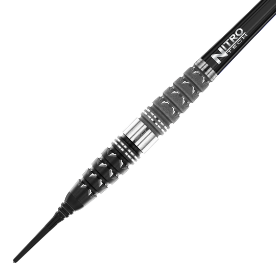 Dies ist der Red Dragon Paradym Torpedo Softdart mit einem Gewicht von 20g. Er hat ein markantes schwarzes und silbernes Design mit einer griffigen Struktur am Barrel.