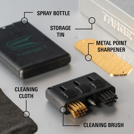 Das Bild zeigt das Target Dart Servicing Kit. Es beinhaltet praktische Utensilien für Dartspieler.