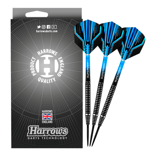 Harrows Siege Steeldarts Auf dem Bild sind drei Harrows Siege Steeldarts mit blauen und schwarzen Flights zu sehen. Daneben steht die Verpackung mit dem Harrows-Logo und dem Hinweis "Harrows England Quality Product".