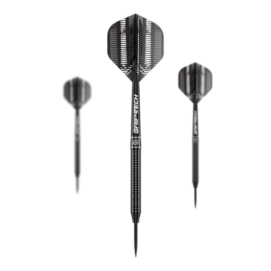 GOAT Sprocket Tungsten Steel Darts Das Bild zeigt drei schwarze Steeldarts mit der Aufschrift "GRIPTECH" auf den Schäften. Es handelt sich um das Produkt "GOAT Sprocket Tungsten Steeldarts".