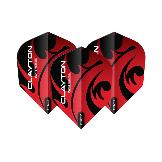 Auf dem Bild sind drei Dartflights des Produkts "Red Dragon Jonny Clayton Red Black No6 Flights" zu sehen. Die Flights sind rot-schwarz gestaltet und tragen den Aufdruck "CLAYTON".