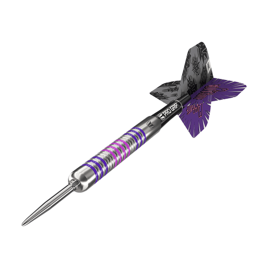 Dies ist ein Target Eleanor Cairns GEN1 Swiss Point Steeldart mit 24g Gewicht. Der Dartpfeil hat ein silbernes Barrel mit lila und pinken Akzenten sowie schwarze und lila Flights.